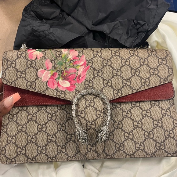Gucci GG Supreme Shoulder Bag - Picture 1 of 6
